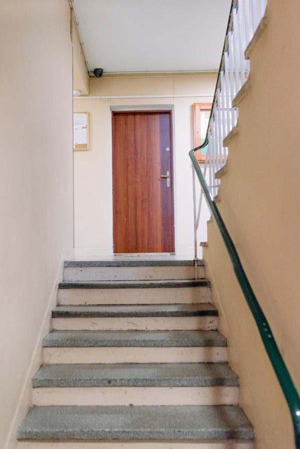 Apartel Metro Wierzbno Varsovia Exterior foto
